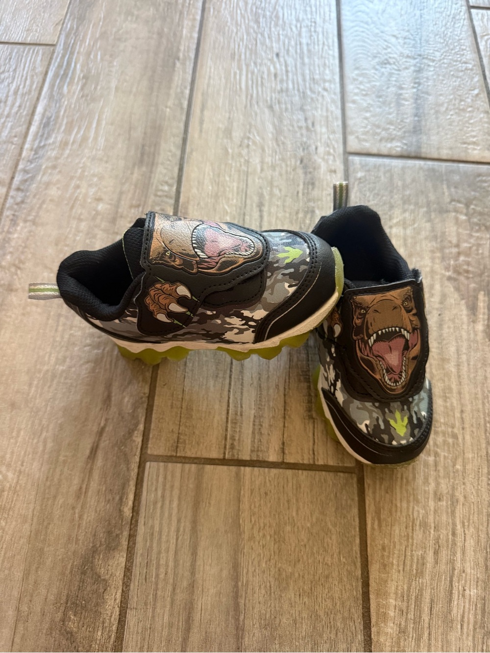 Kids Dinosaur Jurassic parkLight-Up Sneakers